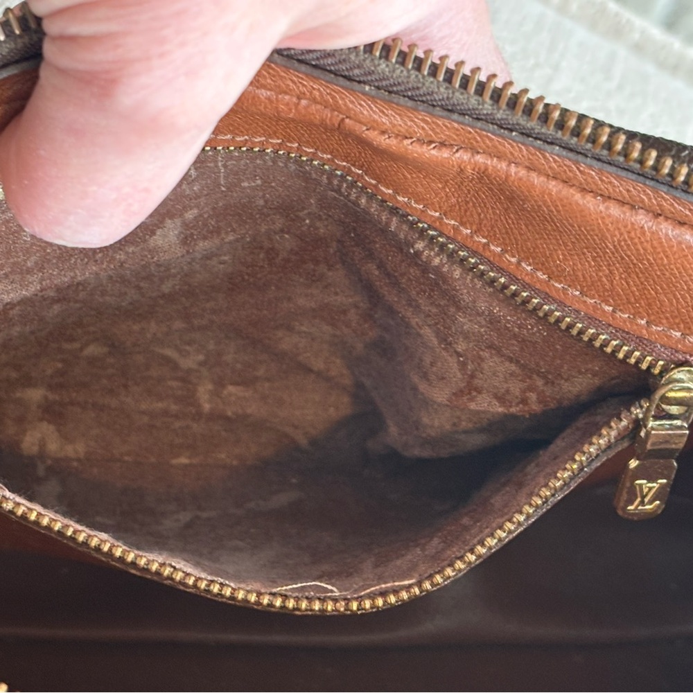 Louis Vuitton Monogram Canvas Toiletry Pouch with Tan Leather Trim - Picture 15 of 16